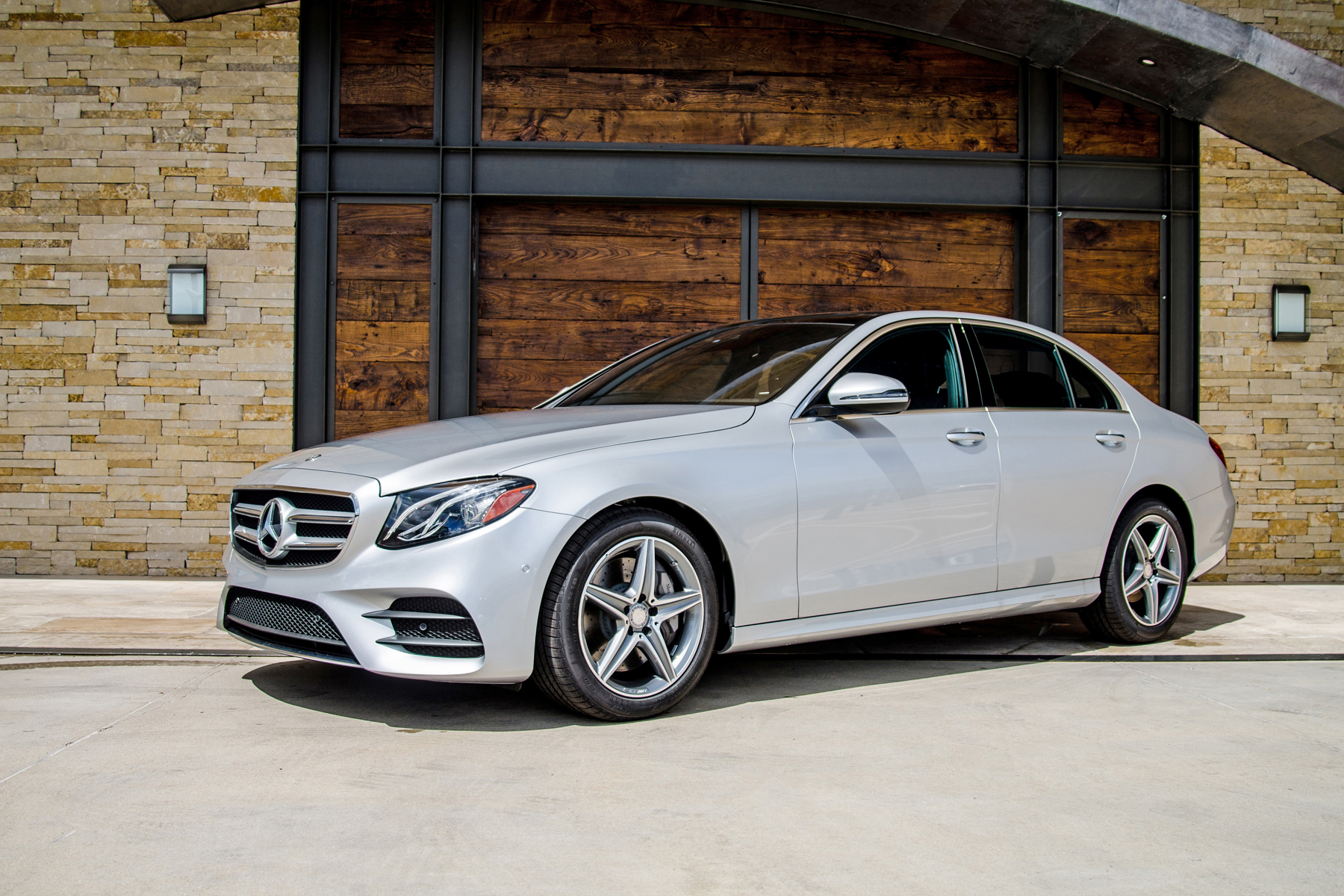 E-Class 1800x1200